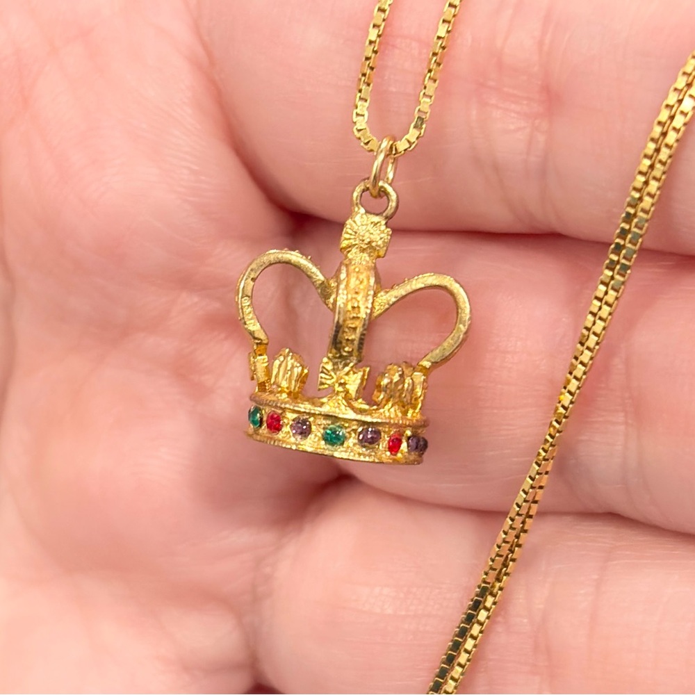 Vintage 9K Crown Pendant, 3D Monarch Regal, Colorful Charm, British - Picture 7 of 14